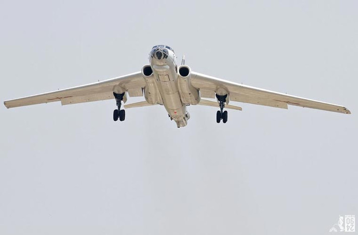 Máy bay ném bom H-6 được Trung Quốc sao chép mẫu Tu-16 của Liên Xô.