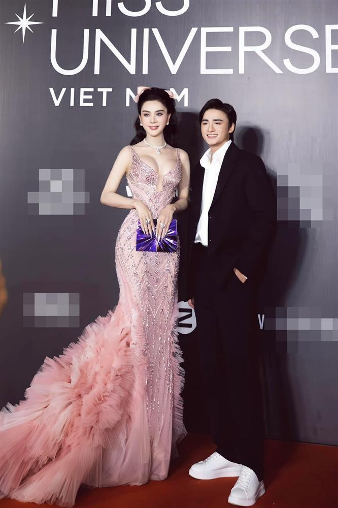 ánh đôi cùng "công chúa" là "người tình tin đồn" Song Duy.