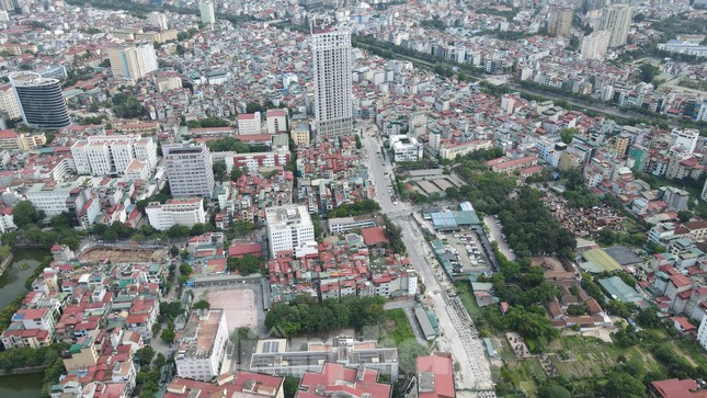 Toàn cảnh tuyến đường Huỳnh Thúc Kháng kéo dài chỉ 1,3km nhưng sau nhiều năm vẫn chưa hoàn thành do vướng mắc GPMB.