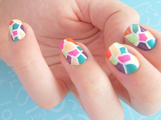 Sự kết hợp cực sáng tạo giữa các mảnh ghép màu sắc trên bộ nail.