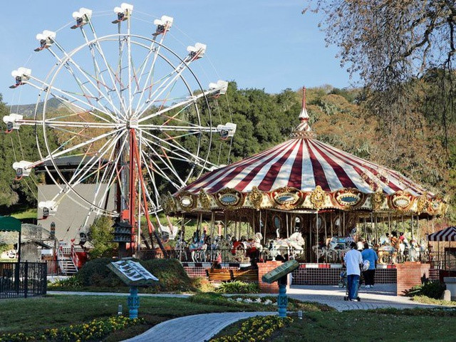 Neverland từng có một công viên giải trí nhưng Colony Capital đã biến khu vực này thành khu vườn thiền. Tuy nhiên, công ty vẫn giữ lại hệ thống ga tàu thiết kế cổ tích của Jackson. Ảnh: Forbes.