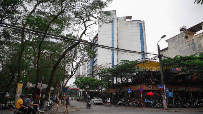 Sau 23 năm xây dựng, dự án Bệnh viện quốc tế Hoa Kỳ nằm im bất động, chưa phát huy đúng công năng.