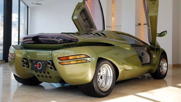 Nó không phải là một phiên bản Lamborghini chính thức. Tuy nhiên, dù có thay đổi ngoại hình, ông Yamazaki vẫn giữ lại "trái tim" của chiếc Countach. Đó là động cơ V12 dung tích 5,2 lít công suất 460 mã lực, cho tốc độ tối đa 300km/h, đủ để thỏa mãn niềm đam mê tốc độ của dân chơi.