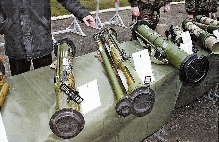RPG-30: là súng phóng lựu phản lực chống tăng hai nòng hiện đại nhất của Nga hiện nay, nó được thiết kế để có thể phá hủy bất cứ hệ thống giáp bảo vệ nào. Ngoài nhiệm vụ chống tăng RPG-30 còn được sử dụng như để tiêu diệt các mục tiêu như xe bọc thép, các công trình kiên cố và một mục tiêu khác. Dù mới được đưa vào biên chế Quân đội Nga nhưng trong cuộc khủng hoảng Ukraine, đã có một số hình ảnh cho thấy lực lượng dân quân ở miền đông được trang bị loại vũ khí đáng sợ này.