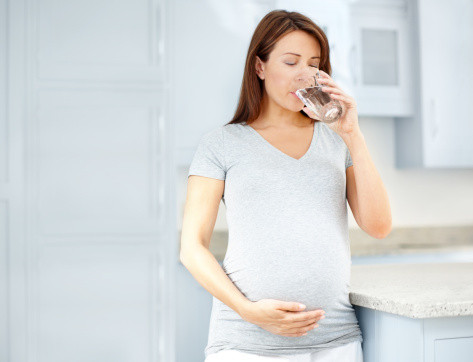 Không để bị mất nước. Nên mang theo chai nước lọc bất cứ nơi đâu, phòng khi bạn muốn uống.