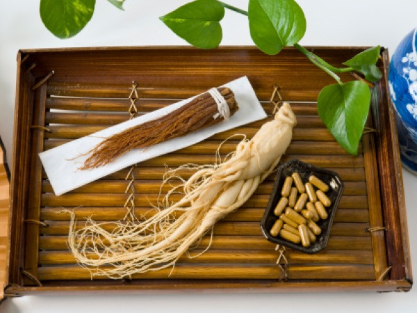 Nhân sâm thúc đẩy giảm cân. Nhân sâm giúp điều hòa lượng đường trong máu. Điều này làm giảm lượng carbohydrate trong cơ thể như chất béo. Tuy nhiên, để thực sự có lợi bằng cách uống nhân sâm để giảm cân bạn cũng phải ghép nối nó với một chế độ ăn uống ít chất béo.