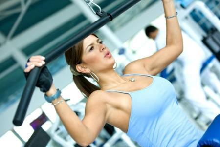 Kiên trì tới cùng. Có rất nhiều người chọn cách mua các loại máy tập thể dục như máy chạy bộ, xe đạp tập thể dục, máy tập cơ bụng về nhà để tập nhưng chỉ sau một thời gian họ lại mất kiên trì tập luyện. Vì thế, cách tốt nhất là đặt ra cho mình một mục tiêu cụ thể và xây dụng từng bài tập mỗi ngày để bạn có thể nghiêm túc thưc hiện. Nên kiên trì tập luyện tới cùng, tránh tình trạng buổi tập buổi không mới có thể đạt được kết quả như mong muốn.