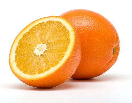 Cam. Ăn nhiều cam sẽ có nhiều vitamin C giúp răng lợi khỏe mạnh và hỗ trợ hấp thu chất sắt.