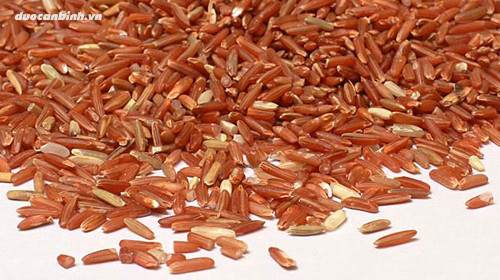 Gạo lức là nguồn thực phấm rất giàu chất xơ, sắt và vitamin B. Chúng ta đều biết nhóm vitamin B rất quan trọng giúp cho hệ thống thần kinh khỏe mạnh và tạo tiền đề để thai nhi phát triển tốt nhất. Bên cạnh đó loại ngũ cốc này cũng giúp mẹ bầu loại bỏ các căn bệnh về đường ruột.