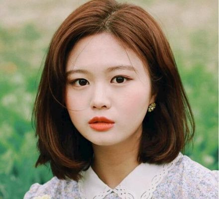 Đây cũng là nét tướng của người phụ nữ giỏi nữ công gia chánh, khéo vun vén cho gia đình. Người vợ này sẽ giúp chống sớm thăng quan tiến chức, làm ăn phát tài phát lộc. Họ được ví như ngôi sao may mắn của gia đình.