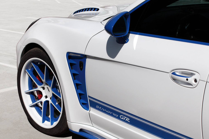 Từng chi tiết của Porsche Panamera Stingray GTR đều rất cuốn hút.