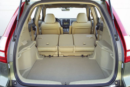 Đặc biệt, công nghệ Honda Magic Seats cho phép người dùng có thể gập hàng ghế thứ 2 lại, tạo thành khoang chứa đồ một cách linh hoạt.