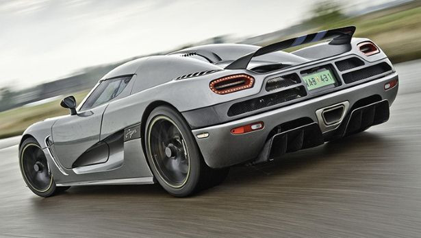 Koenigsegg Agera phải quay trở lại nhà máy do hệ thống điều khiển áp suất lốp xe bị lỗi. Theo đó, hệ thống này đã không hoạt động khi xe được vận hành.