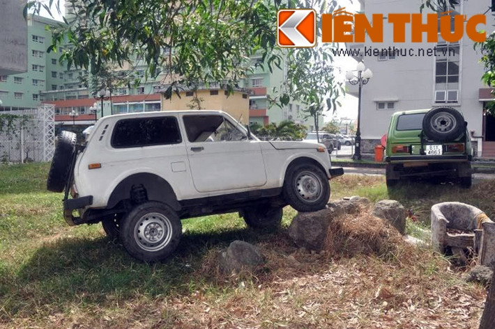 Xe có chiều cao là 1,64m, chiều dài 2,2m và chiều rộng 1,68m. Hộp số tay 4 hoặc 5 cấp, hệ thống truyền động bốn bánh toàn thời gian. Tốc độ tối đa của xe khoảng 130 km/h và tốc độ hành trình 90 km/h với mức tiêu thụ nhiên liệu 8,25 lít/100 km.