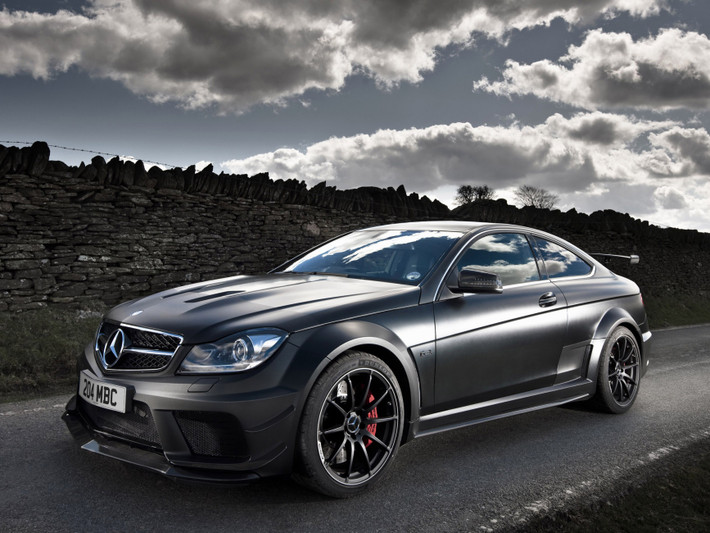 Được biết, các phiên bản sedan và wagon của C63 AMG sẽ được trình làng vào 29/9 tới.