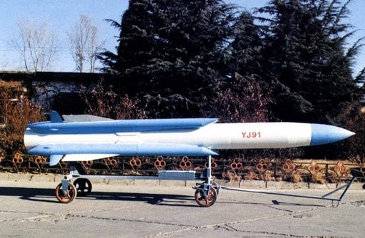 Su-75 cũng dự kiến sẽ trang bị một loạt các lớp tên lửa hành trình tiên tiến hơn, trong đó J-10C chủ yếu dựa vào tên lửa YJ-91 để thực hiện các cuộc không kích. J-10 cũng được cho là có khả năng tác chiến mạng vượt trội, và được không quân Trung Quốc từ lâu đã chú ý nhiều hơn nhiều so với Nga. Và điều này giúp ích nhiều để thực hiện các cuộc tấn công bằng tên lửa hành trình.