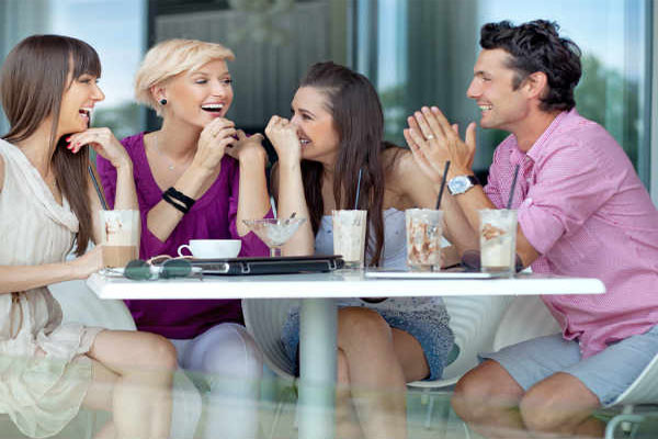 bạn nên thay thế thói quen xấu này bằng cách tìm một lối thoát khác như chia sẻ với bạn bè khi đang gặp vấn đề khúc mắc hay trút giận vào bao cát sẽ tốt hơn cho cả tâm trạng và sức khỏe của bạn.