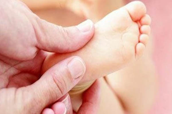 Các nhà nghiên cứu đã tìm thấy những dị ứng như viêm da và dấu hiệu hen suyễn có liên quan đến nhau. Vì vậy, cha mẹ đừng ngạc nhiên nếu trẻ xảy ra cả hai vấn đề cùng lúc.