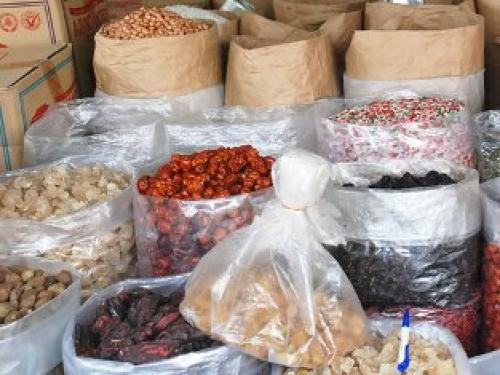 Cơ quan chức năng của Trung Quốc vừa phát hiện hàng loạt cơ sở sản xuất trái cây sấy khô (còn gọi là ô mai) như: đào khô, xí muội, hồng khô... của nước này sử dụng các loại chất phụ gia, hóa chất độc hại.