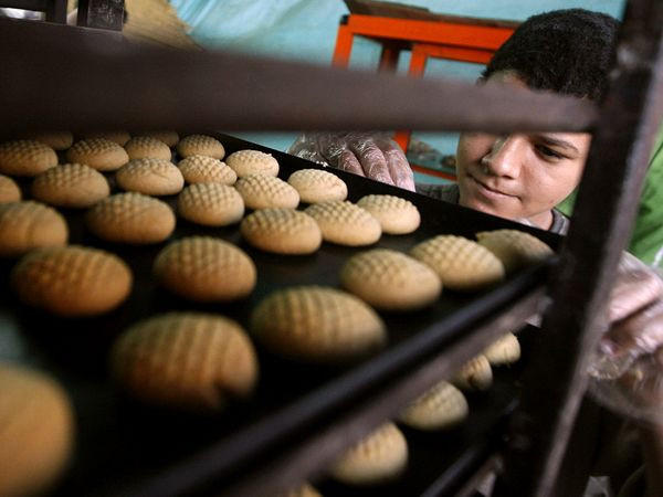 Bánh Kahk (Ai Cập). Những chiếc bánh quy Kahk đơn giản nhưng cực kỳ hấp dẫn không thể thiếu trong ngày hội Eid al-Fitr của nước này. Đây là sự kiện kết thúc tháng ăn chay Ramadan của người Hồi giáo.