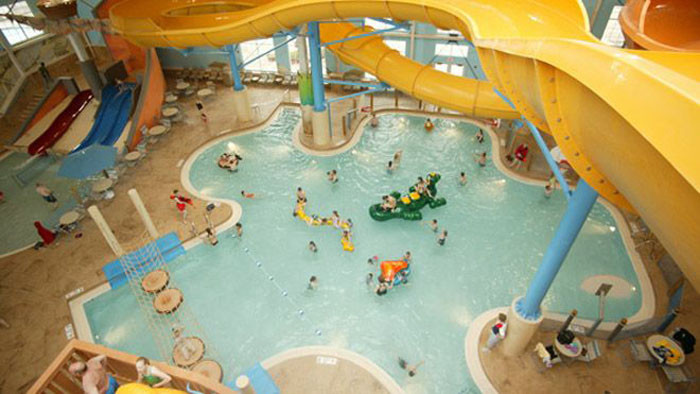 Khu nghỉ mát Great Wolf Lodge, Concord, Bang North Carolina, Mỹ tự hào với khu công viên nước trong nhà, các trò chơi tương tác, và các dãy phòng lấy cảm hứng từ cabin.