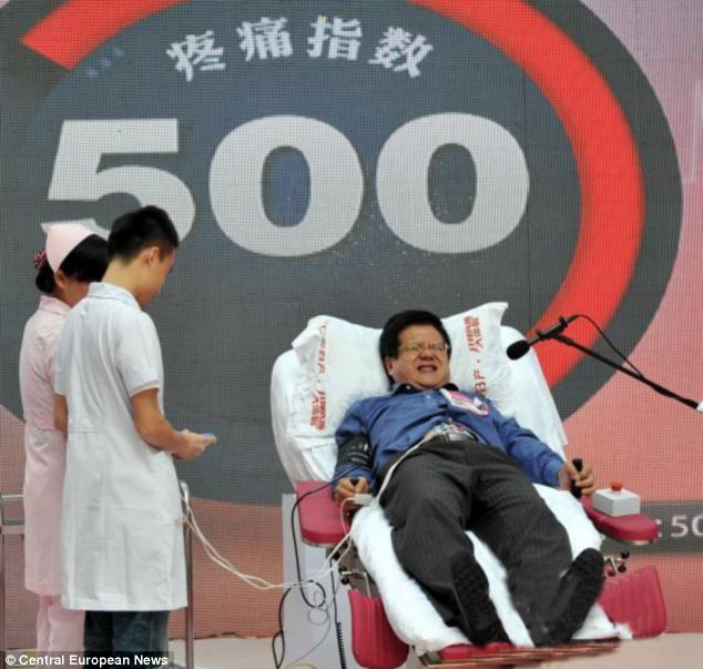 Anh Zhou Nan là một trong số ít nam giới đã thành công khi hoàn thành toàn bộ quá trình trải nghiệm và chịu đựng cơn đau ở mốc 500.