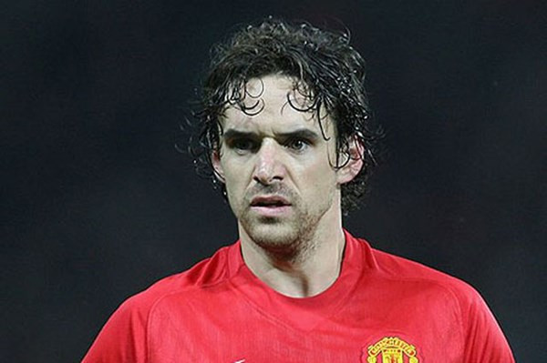Owen Hargreaves được MU đưa về từ Bayern Munich sau 2 năm đàm phán. Nhưng cầu thủ người Anh này liên tục bị hành hạ bởi chấn thương và sau 2 năm gắn bó với MU, anh đã quyết định treo giày.