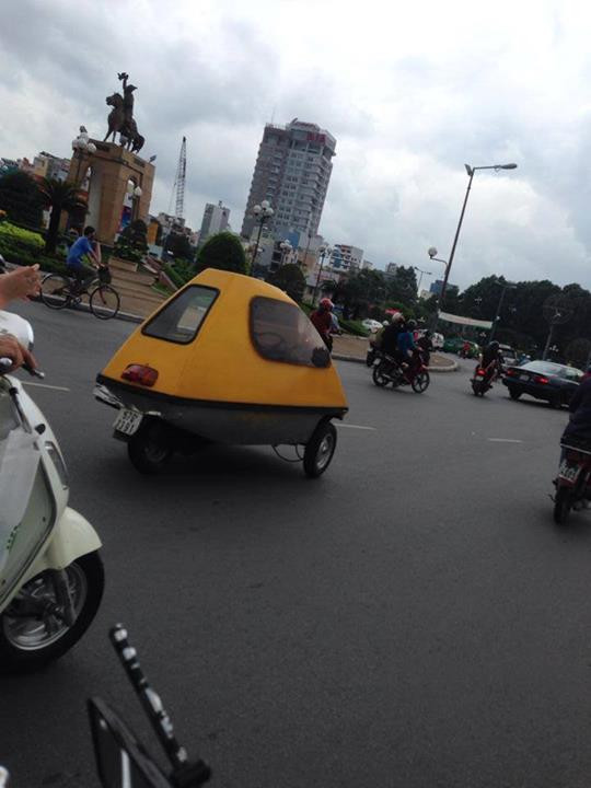 UFO xuất hiện trên đường phố Việt.