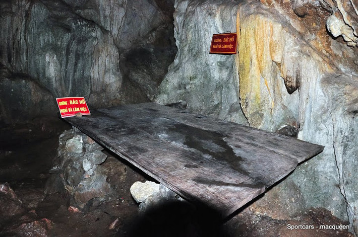 Nếu cảm thấy cung đường Hà Nội - Điện Biên quá dài, các phượt thủ có thể chọn cung đường ngắn hơn mà cảnh đẹp lại nghiêng nước nghiêng trời đó là Hà Nội – Cao Bằng. Với quãng đường dài 272 km, các tay phượt sẽ ngược theo quốc lộ 3 để tới được vùng đất có núi có thác này. Ảnh: Sportcars - macqueen.