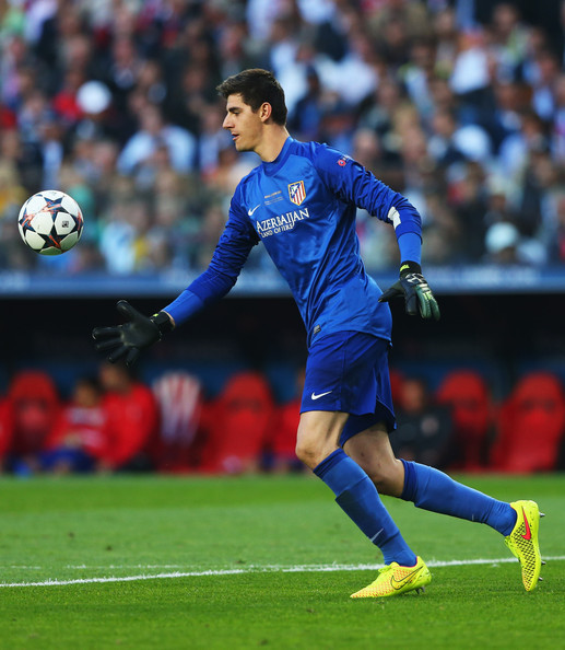 5. Thibaut Courtois (Chelsea/Bỉ): Courtois là nhân vật chính trong thành công của Atletico Madrid mùa giải qua. Chính thủ môn người Bỉ này đã giúp Atletico Madrid lên ngôi vô địch tại Laliga và sau đó là á quân tại UEFA Champions League.