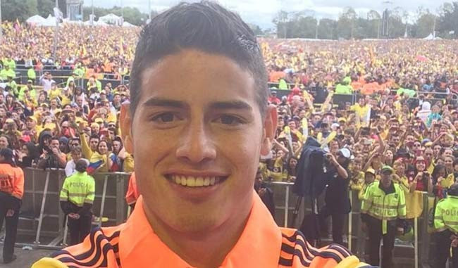 James Rodriguez là hiện tượng tại World Cup 2014 khi đoạt danh hiệu Chiếc giày vàng với 6 pha lập công. Sau khi đội tuyển Colombia hồi hương, tân binh của Real Madrid nhận được sự chào đón nồng nhiệt của NHM.