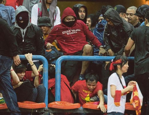 Đó là án phạt đích đáng cho những gì mà nhóm CĐV quá khích này đã gây ra cho CĐV Việt Nam trên sân Shah Alam ngày 7/12.