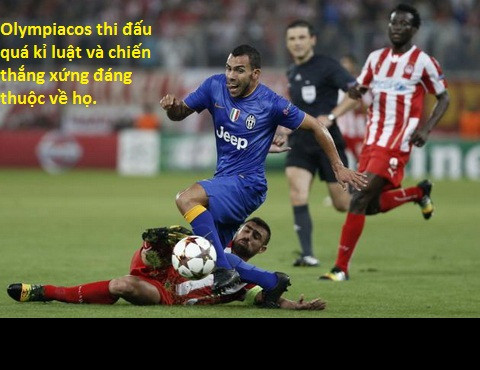 Đang có thành tích rất tốt ở giải quốc nội nhưng Juventus (áo xanh) lại có một trận đấu thất vọng trước Olympiacos. Mặc dù trong đội hình sở hữu nhiều ngôi sao có chất lượng nhưng Juventus không thể làm nên điều gì khi phải gặp một Olympiacos thi đấu kỉ luật.