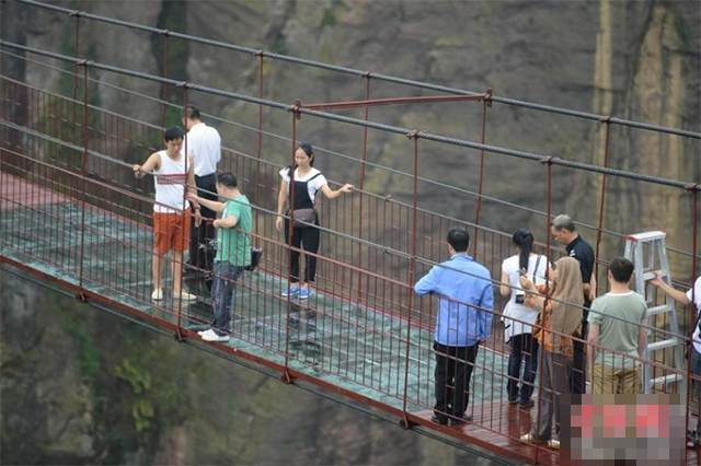 ...nhưng cũng đủ để "dọa người" vì sự cheo leo.