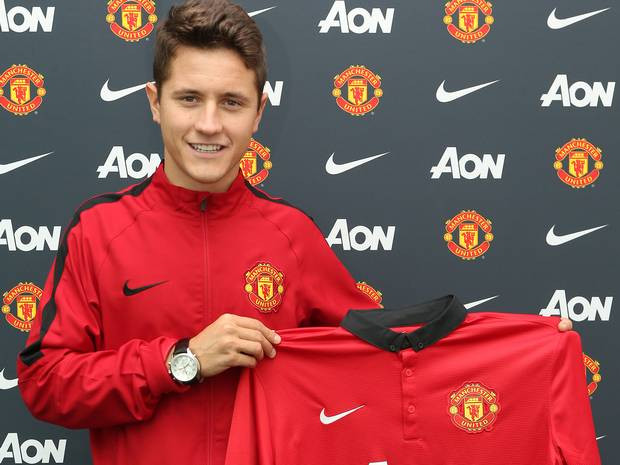 Ander Herrera là mục tiêu mà Manchester United theo từ mùa giải trước, nhằm thay thế Paul Scholes khi cầu thủ này giã từ sự nghiệp thi đấu.