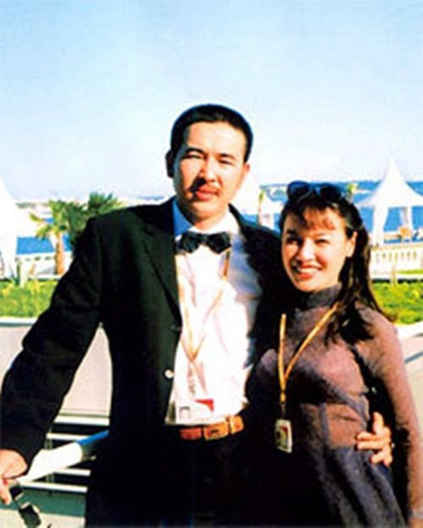 Sự trở lại phim truyền hình nhiều thành công đã khiến khán giả thêm tò mò về đời tư của nghệ sĩ Tú Oanh.