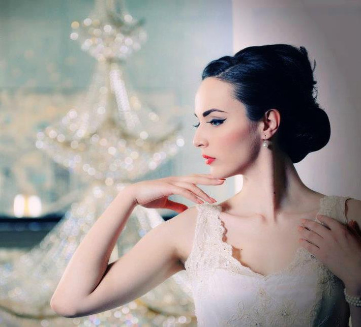Idda cũng được ví von với cô đào Megan Fox về vẻ đẹp gợi cảm, quyến rũ. Cô cũng nhiều lần lọt vào các bảng danh sách mỹ nhân xinh đẹp nhất Bosnia và cả thế giới.
