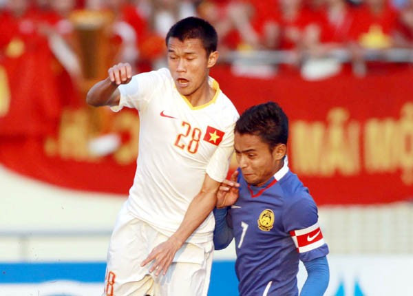 Chung kết Seagame 2009: U23 Việt Nam 0-1 U23 Malaysia. Chính U23 Malaysia đã bị U23 Việt Nam đánh bại với tỷ số 3-1 ở vòng bảng. Gặp lại ở trận chung kết, tưởng rằng U23 việt Nam sẽ hóa giải cơn khát vàng của bóng đá nam Việt Nam tại Seagame, nhưng chúng ta đã bước tới cửa thiên đường mà vẫn không thể bước vào. Đau đớn nhất, chính sai lầm của hệ thống phòng ngự của U23 Việt Nam đã vứt đi tất cả công lao.