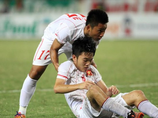Xem những trận U19 Việt Nam có bàn thắng trước, các cầu thủ thi đấu khác hẳn. Còn những trận các cầu thủ U19 Việt Nam bị đối phương dẫn trước họ cố gắng để tìm lại thế trận nhưng đều không thành công mà thậm chí còn sớm buông xuôi như trận gặp U19 Hàn Quốc vừa qua.