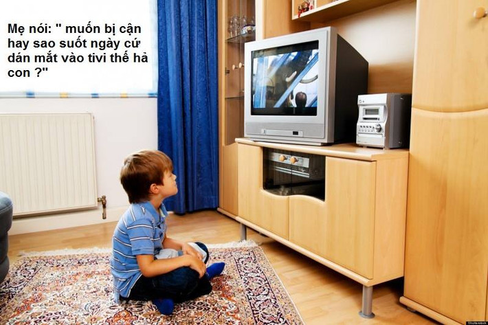 Mẹ lo lắng khi con cái cứ suốt ngày dán mắt vào ti vi, đồ công nghệ... làm ảnh hưởng đến sức khỏe, học tập.