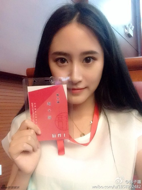 Mới đây cô nàng còn được bầu làm phó chủ tịch hội sinh viên tại ngôi trường cô đang theo học.