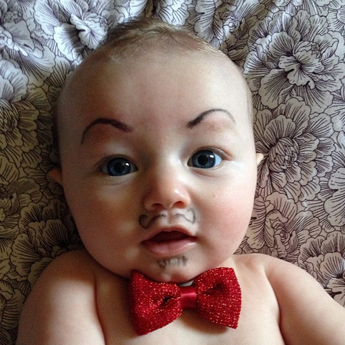 Tớ còn có thêm cả râu nữa cơ!