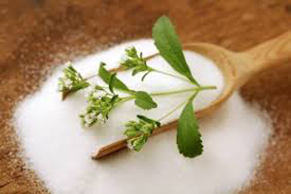 Ưu điểm của loại đường này là tính nhiệt ổn định, vì vậy mà bạn có thể đun nấu nó dễ dàng. Lưu ý là nó ngọt gấp 200 lần so với đường bình thường, do vậy hãy giảm tỷ lệ khi dùng. Điều này cũng đem lại sự tiết kiệm cho những món ăn cần ngọt và giá thành cũng tương đối rẻ với người sử dụng.