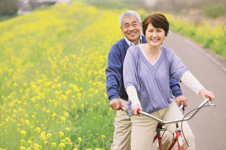 Để ngăn ngừa nguy cơ trên, những người tập thể thao dùng loại thuốc này nhớ uống đủ nước, tránh đứng ngay tức thì sau khi tập xong các bài tập thể thao. Với thuốc insuline và nhóm hạ đường huyết nên hạ liều hay điều chỉnh liều trước khi chơi thể thao, tránh tình trạng hạ đường huyết trong hay sau khi chơi thể thao.