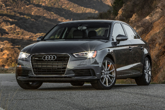 Audi A3 Quattro 2015: Mẫu sedan mới nhất của Audi thuộc phân khúc xe cỡ nhỏ. Giống như hầu hết các dòng Audi khác, chiếc A3 này được trang bị hệ thống động cơ Quattro phù hợp với mọi điều kiện thời tiết. Ngoài ra, xe sử dụng hệ truyền động 6 cấp, động cơ Quattro được sử dụng kèm với động cơ xăng dung tích 2.0 lít 4 xi-lanh cao cấp.