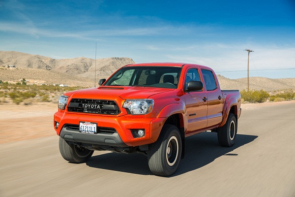 Như đã được tiết lộ từ trước, chiều cao của Toyota Tacoma TRD Pro mới được nâng thêm 50 mm, đầu xe cũng được nâng lên thêm 38 mm.
