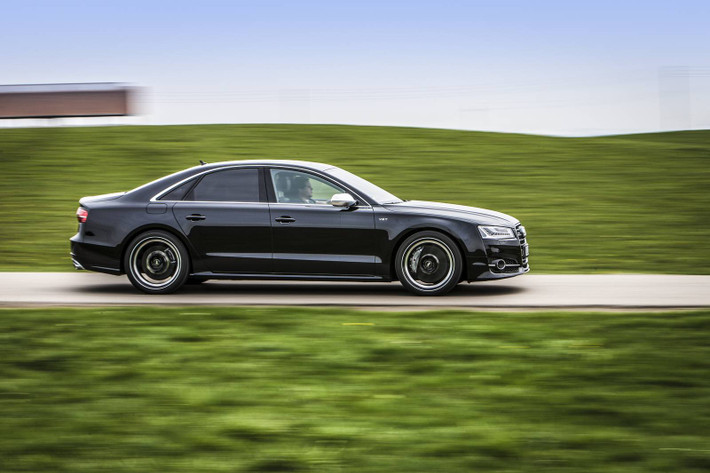 Nhóm kỹ sư ABT SportsLine thuộc tập đoàn Volkswagen vừa hé lộ những cải tiến trên Audi S8 thế hệ 3.