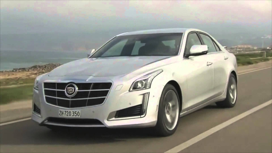 Cadillac CTS AWD 2015: Được tái thiết kế vào năm 2014, Cadillac CTS là một mẫu sedan hiện đại thu hút được sự chú ý của đông đảo khách hàng bởi vẻ ngoại hình bắt mắt, chất liệu nội thất cao cấp và hộp số nhiều cấp. Xe được trang bị hệ thống truyền động đến các bánh với 2 loại động cơ: động cơ 2.0 lít turbo 4 xi-lanh hoặc động cơ 3.6 lít V6.