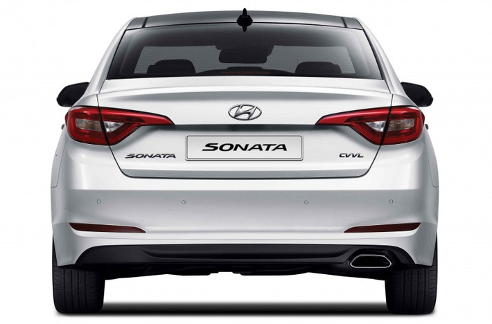 Sonata 2015 là sự pha trộn hoàn hảo của dòng xe sedan với kích cỡ trung bình.