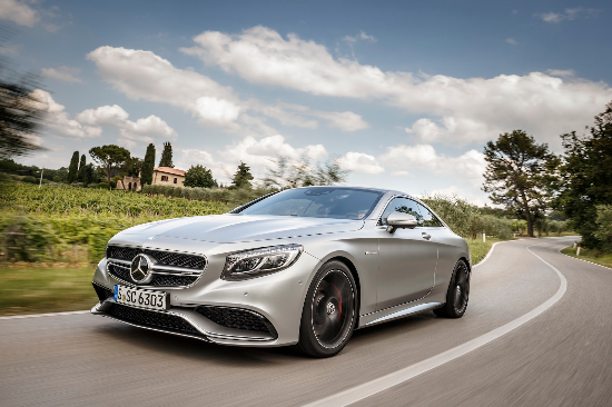 Động cơ twin-turbo V-8 AMG 577 mã lực và mô-men xoắn 664 vòng/phút chắc chắn sẽ mang đến cho bạn cảm giác tuyệt vời về mặt tốc độ.